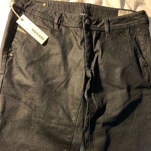 New Women’s Diesel Flare Leg Jeans with tags size 32x32
